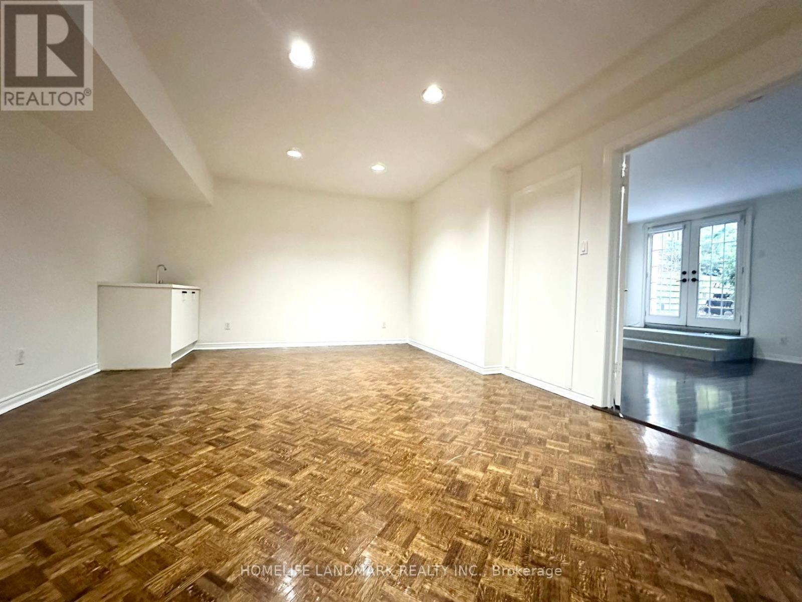 7 Killarney Road, Toronto, ON - Indoor Photo Showing Other Room