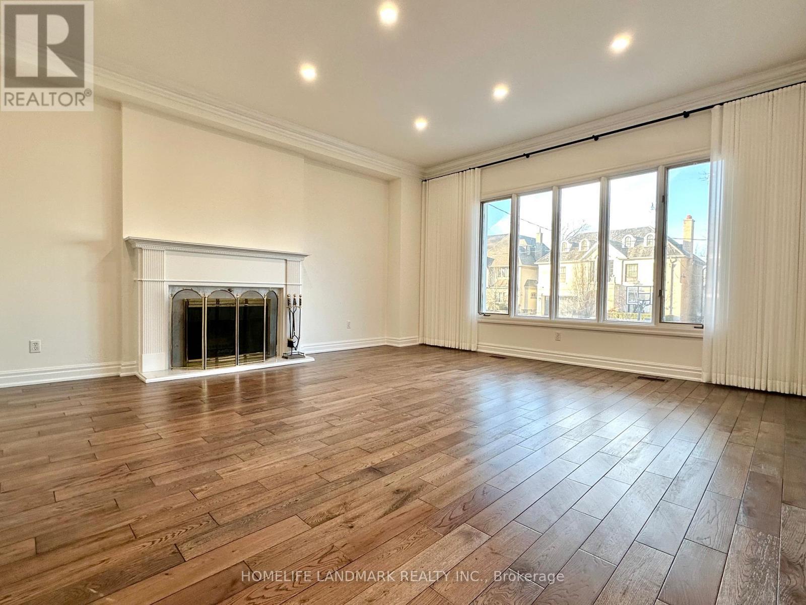 7 Killarney Road, Toronto, ON - Indoor Photo Showing Living Room With Fireplace