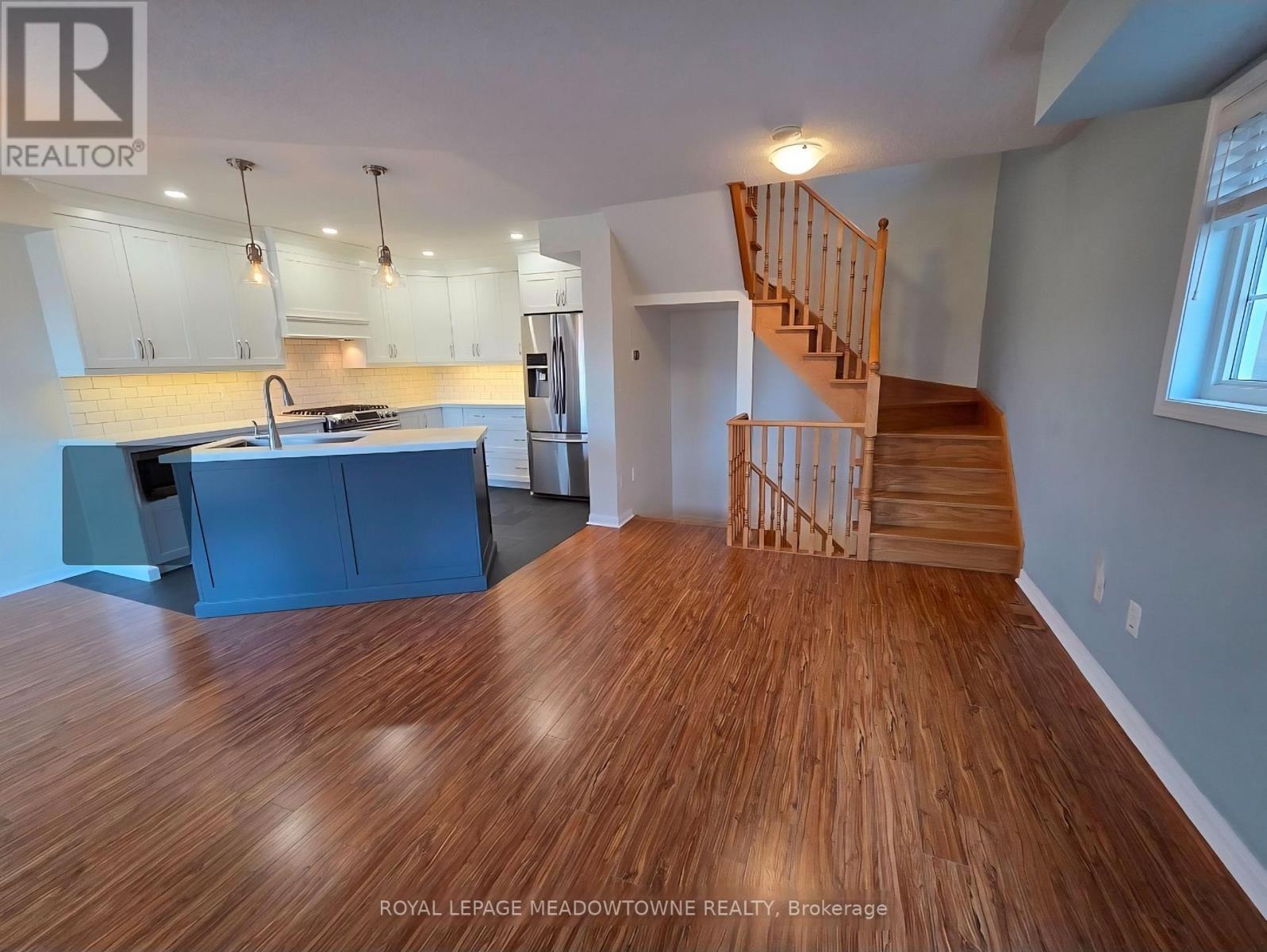 62 - 620 Ferguson Drive, Milton, ON - Indoor Photo Showing Kitchen With Double Sink