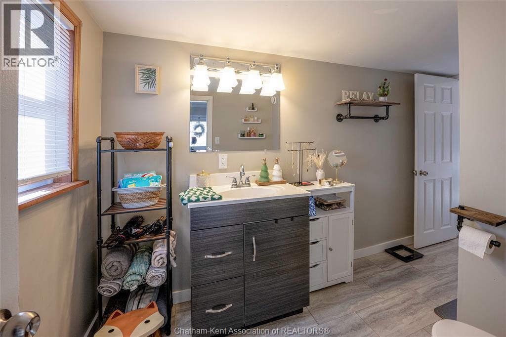 19120 Hill Road, Morpeth, ON - Indoor