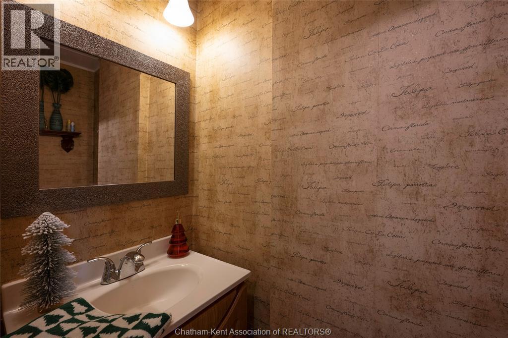 19120 Hill Road, Morpeth, ON - Indoor Photo Showing Bathroom