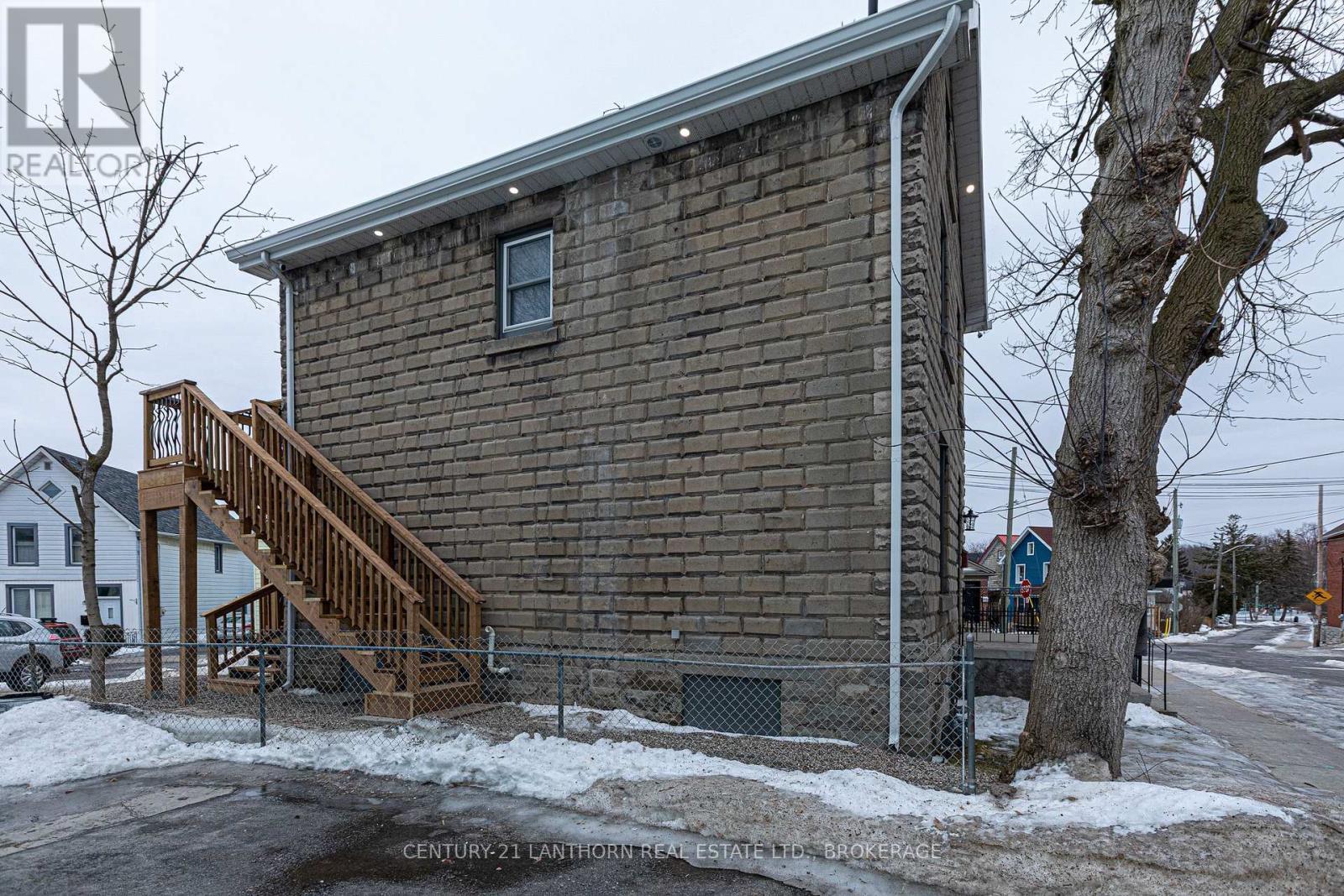 45 Chestnut Street, Kingston (East Of Sir John A. Blvd), ON - Outdoor