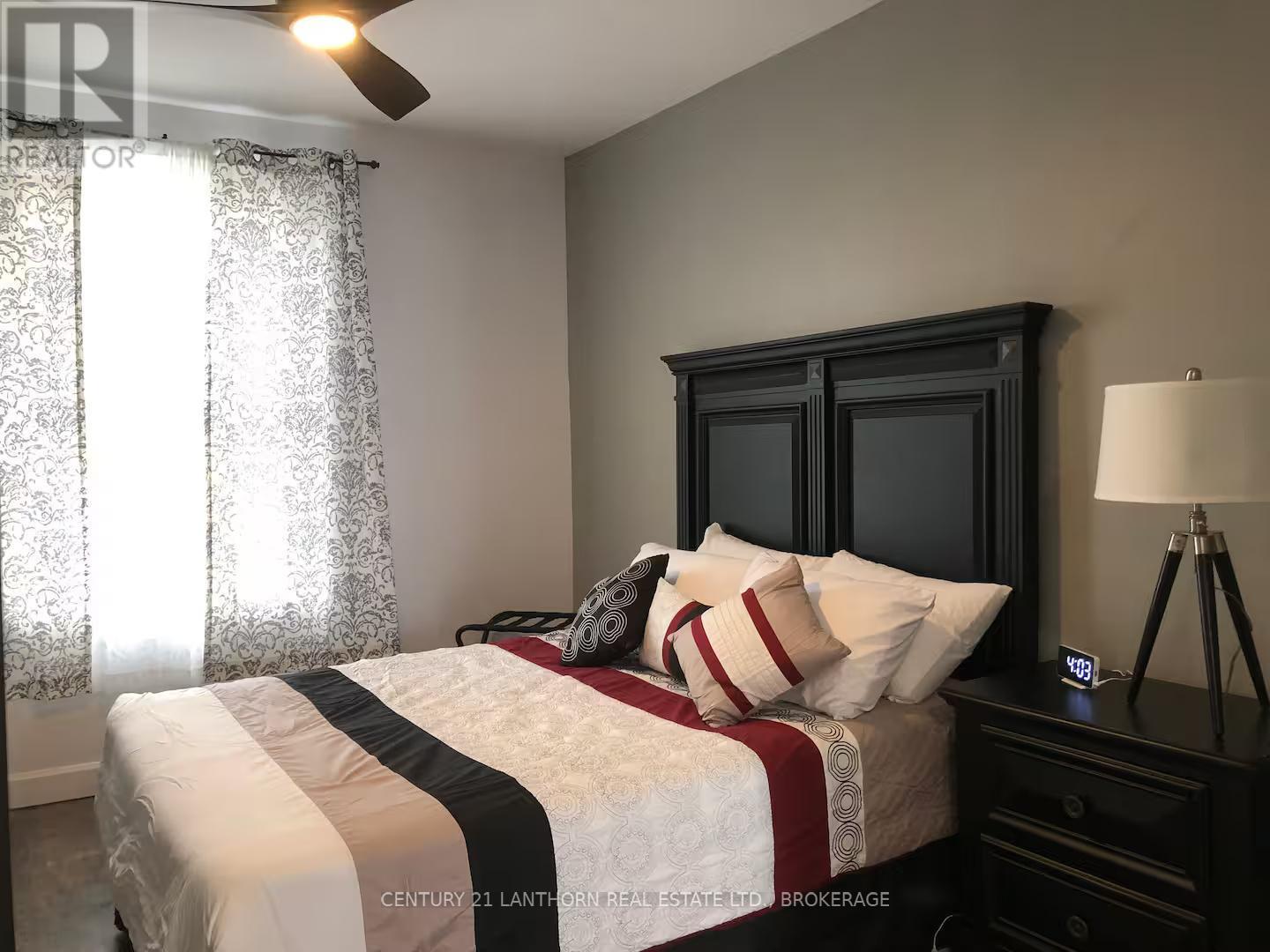 45 Chestnut Street, Kingston (East Of Sir John A. Blvd), ON - Indoor Photo Showing Bedroom