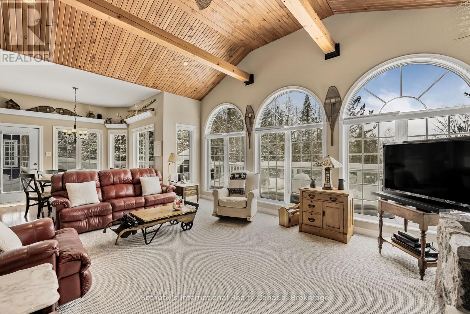 679 Sandy Bay Road, Tiny, ON - Indoor Photo Showing Living Room