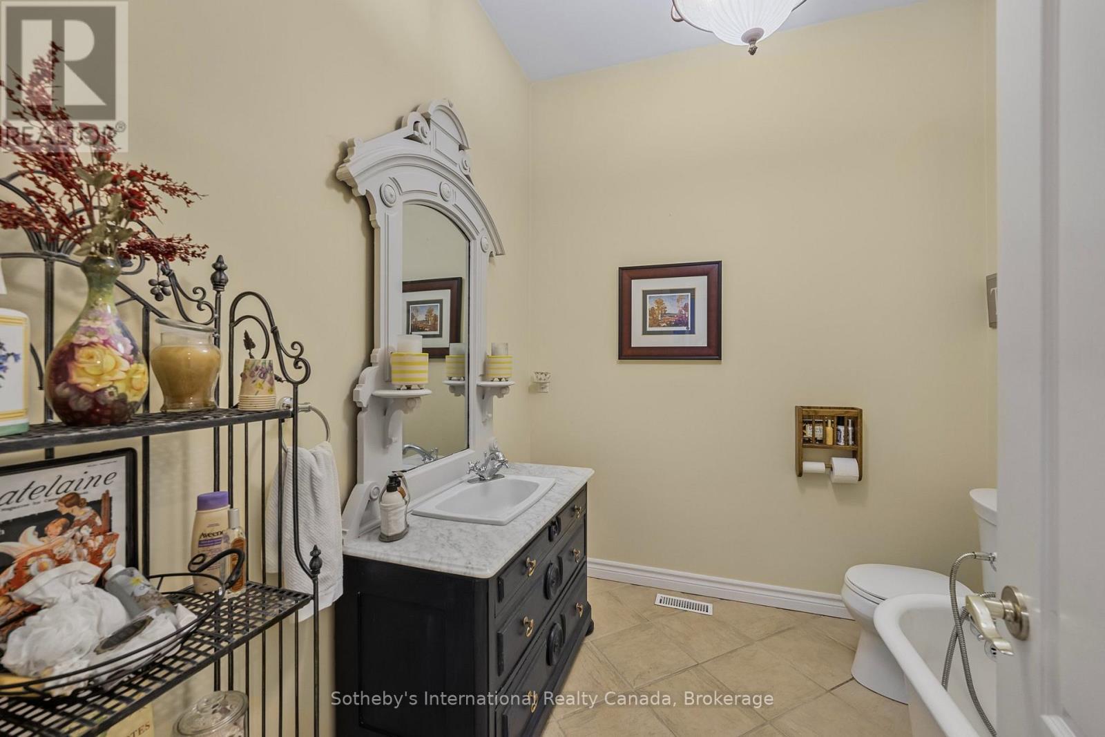 679 Sandy Bay Road, Tiny, ON - Indoor Photo Showing Bathroom