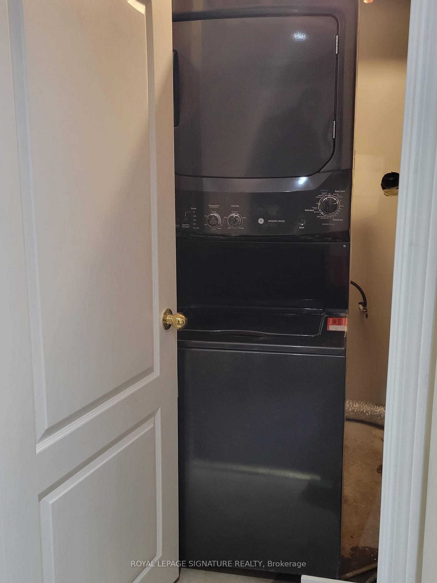 2-143 Crystal Glen Crescent, Brampton, ON - Indoor Photo Showing Laundry Room