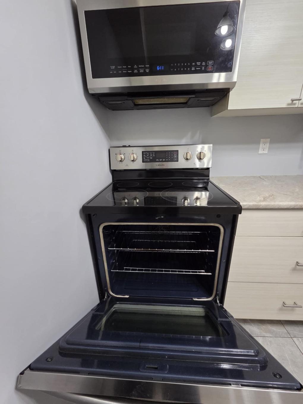 140 725 James Street S, Thunder Bay, ON - Indoor Photo Showing Laundry Room