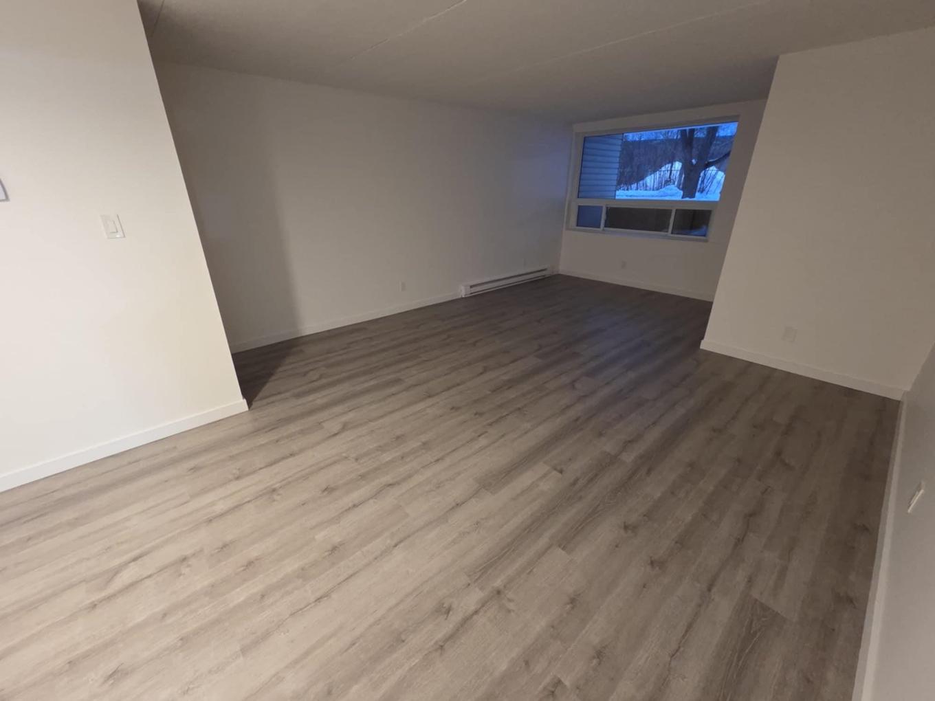 140 725 James Street S, Thunder Bay, ON - Indoor Photo Showing Other Room