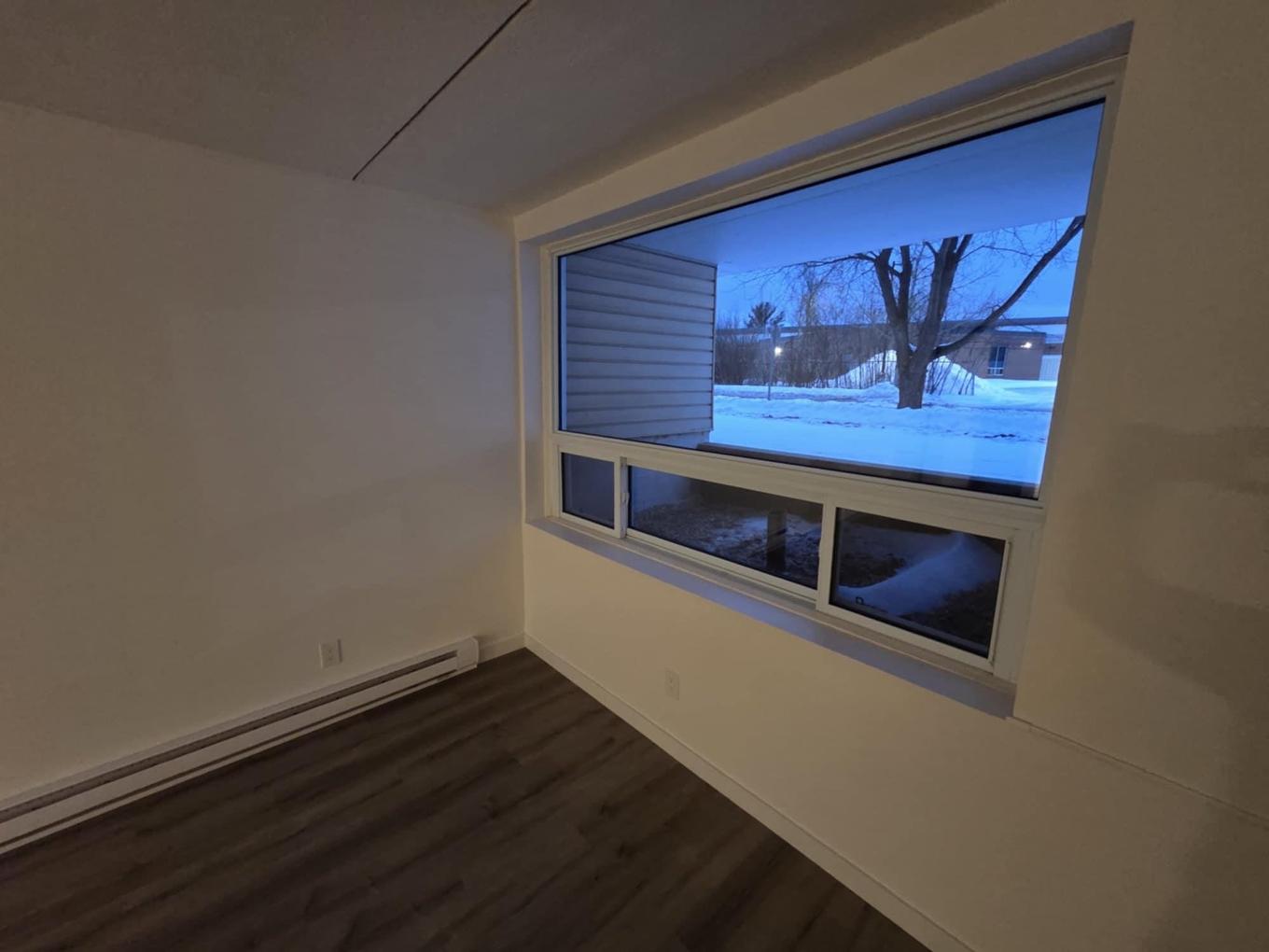 140 725 James Street S, Thunder Bay, ON - Indoor Photo Showing Other Room