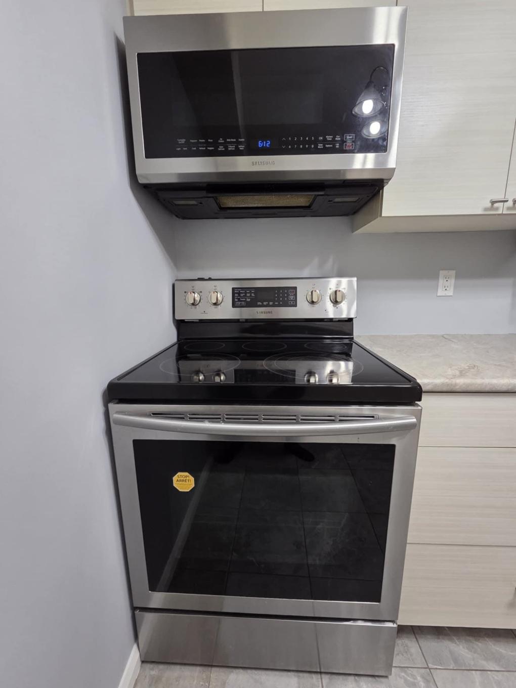 140 725 James Street S, Thunder Bay, ON - Indoor Photo Showing Kitchen