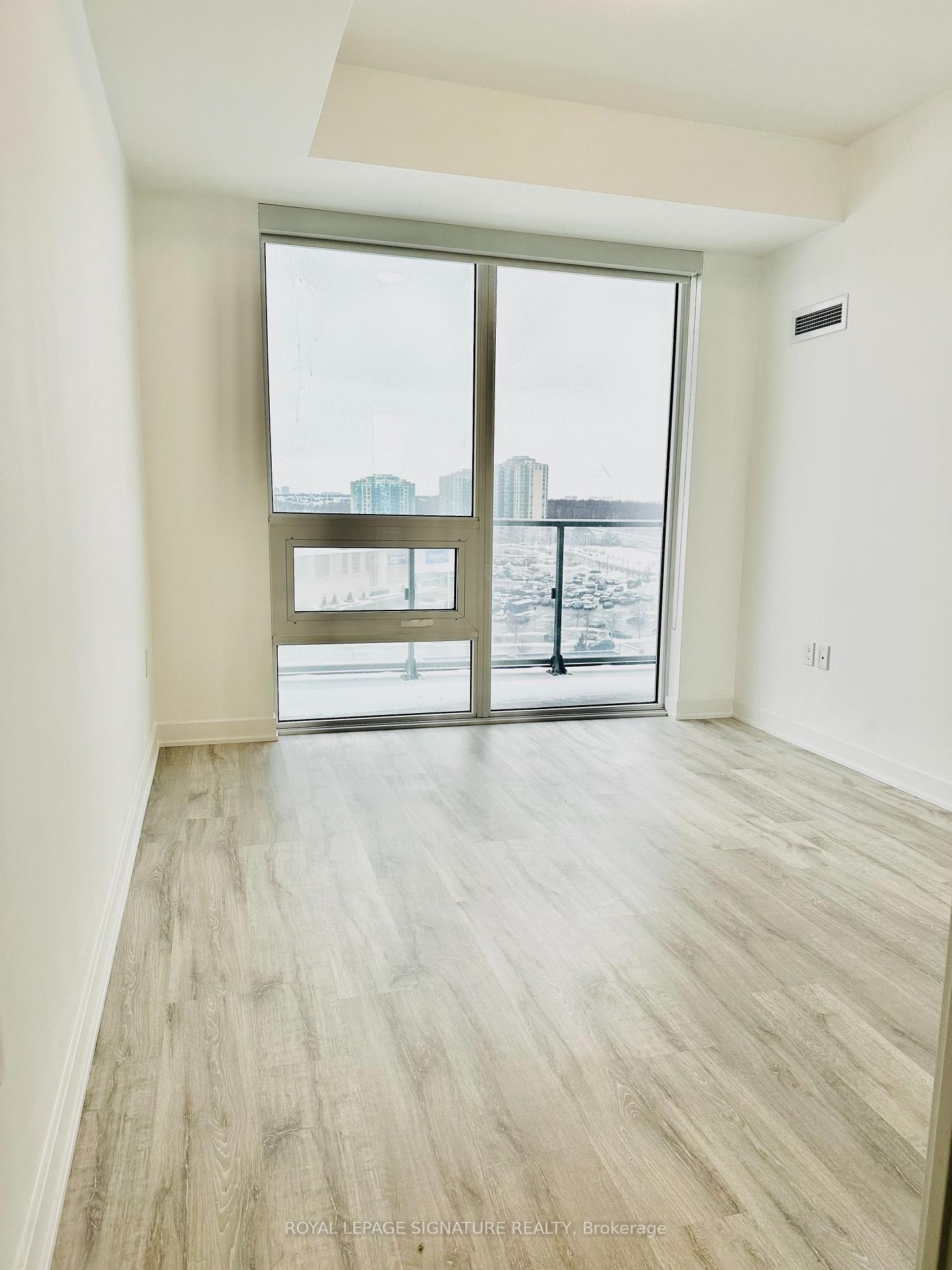 808-4675 Metcalfe Avenue, Mississauga, ON - Indoor Photo Showing Other Room