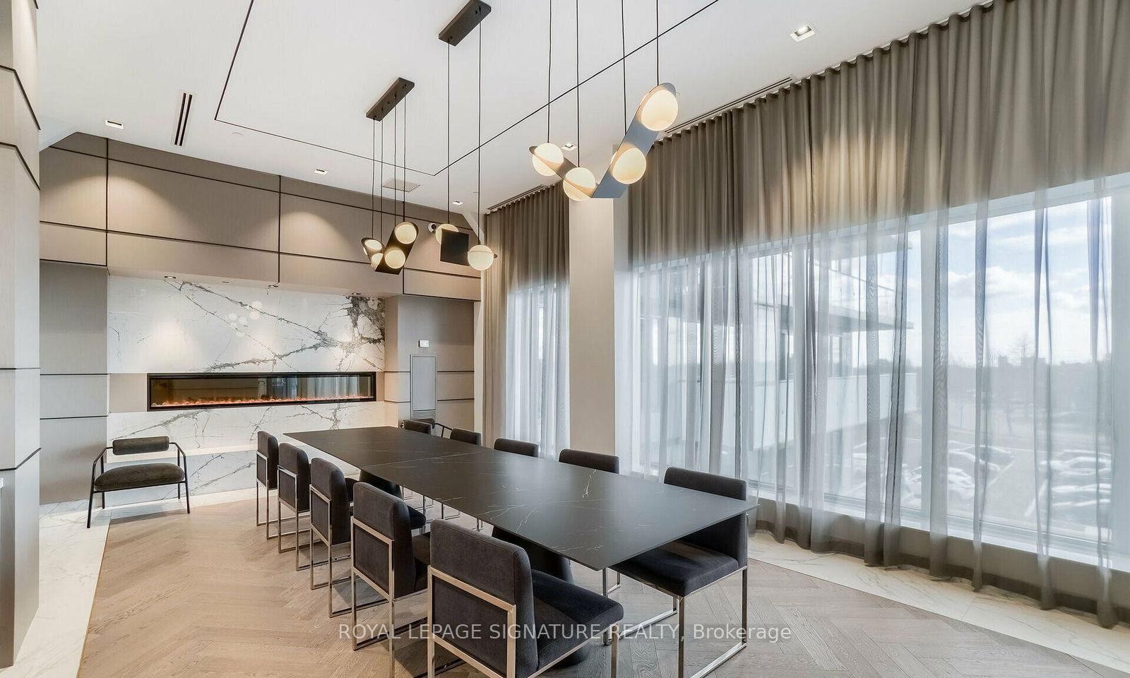 808-4675 Metcalfe Avenue, Mississauga, ON - Indoor