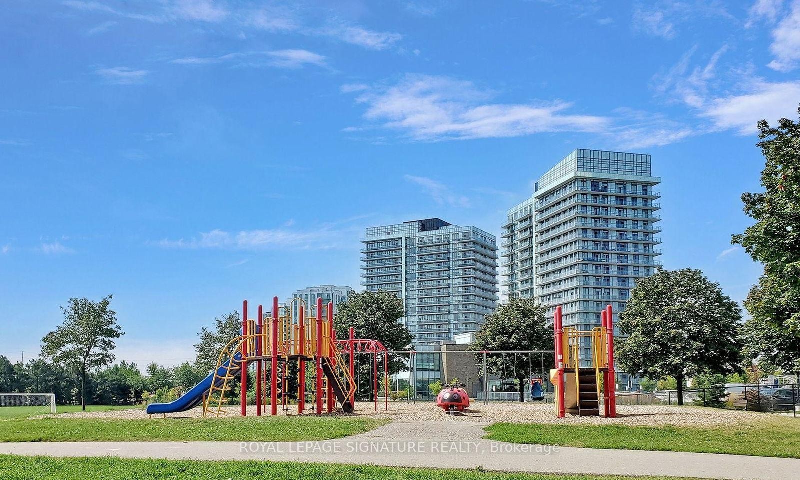 808-4675 Metcalfe Avenue, Mississauga, ON - Outdoor