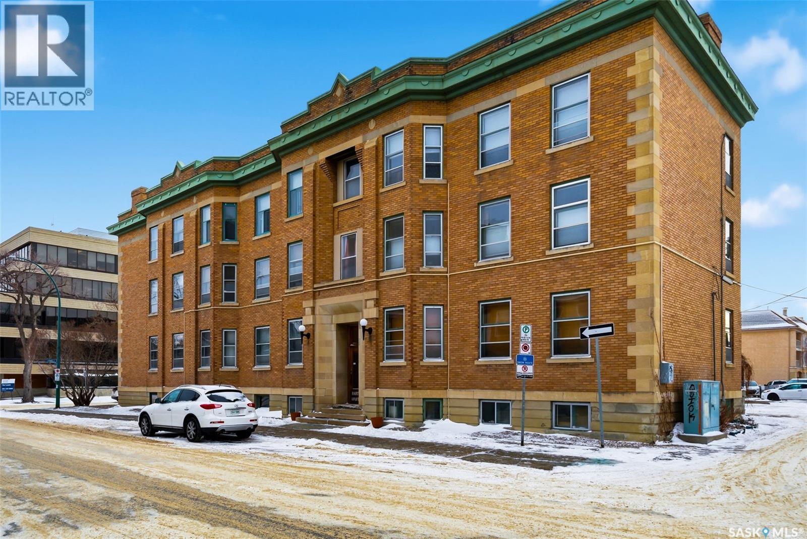 17 2201 14Th Avenue, Regina, SK - Outdoor