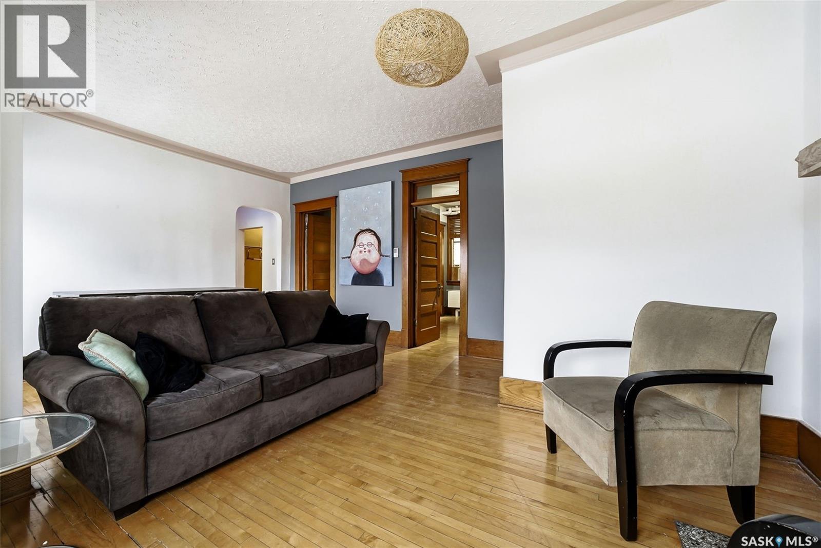 17 2201 14Th Avenue, Regina, SK - Indoor Photo Showing Living Room