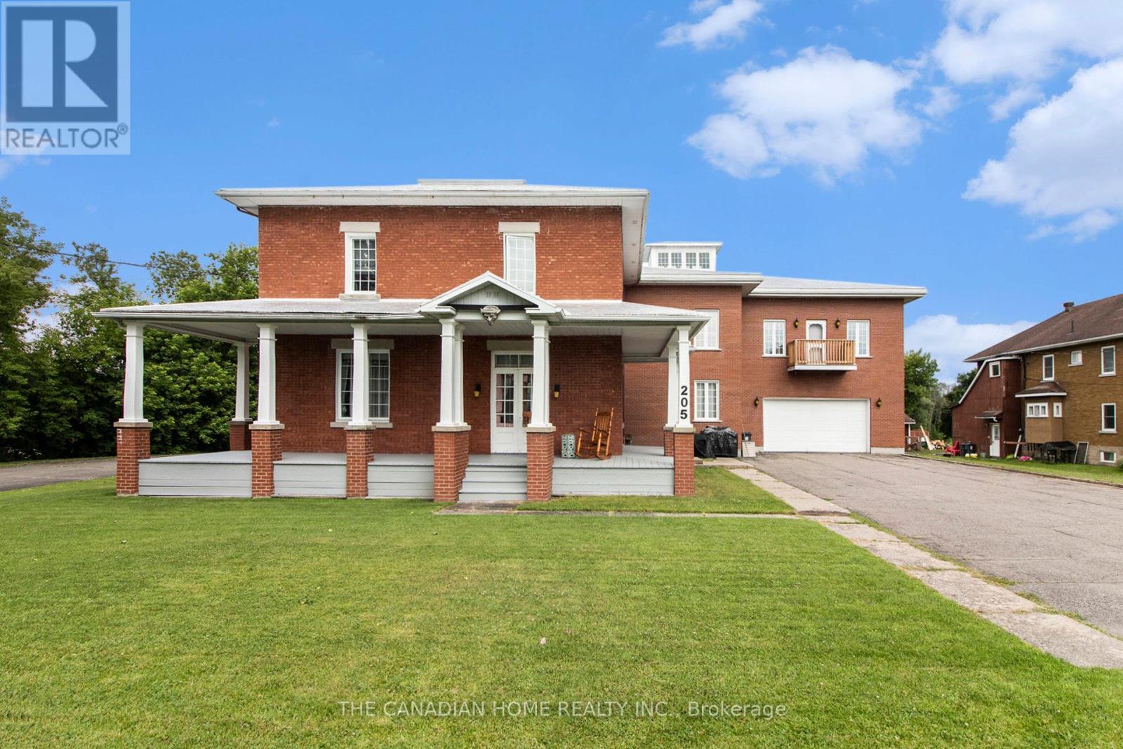 205 Water Street, Alfred And Plantagenet, ON - Outdoor With Facade