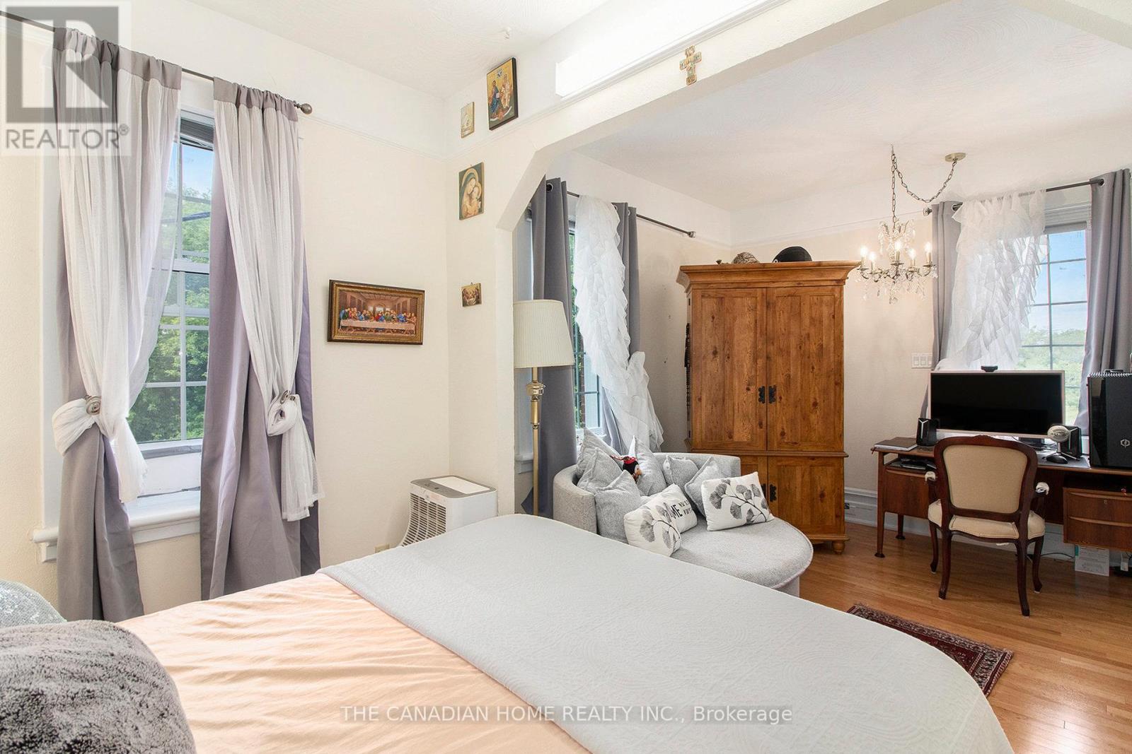 205 Water Street, Alfred And Plantagenet, ON - Indoor Photo Showing Bedroom