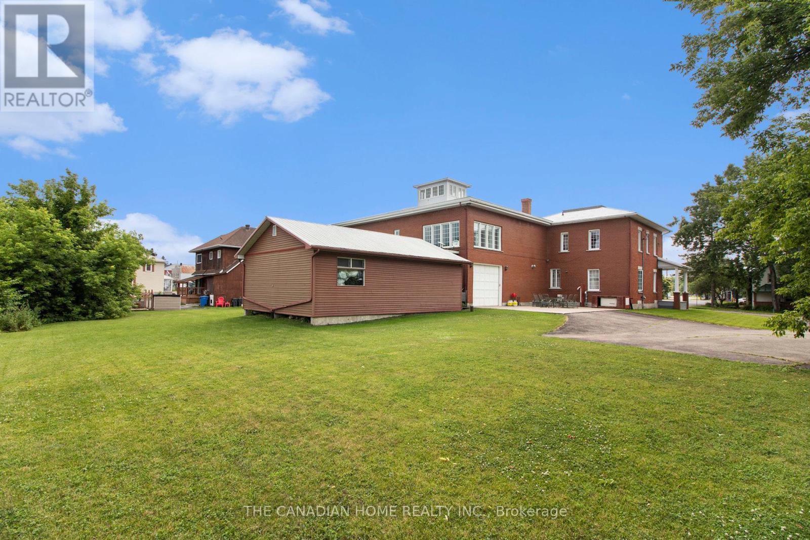 205 Water Street, Alfred And Plantagenet, ON - Outdoor