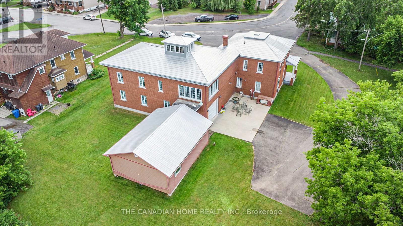 205 Water Street, Alfred And Plantagenet, ON - Outdoor With Deck Patio Veranda
