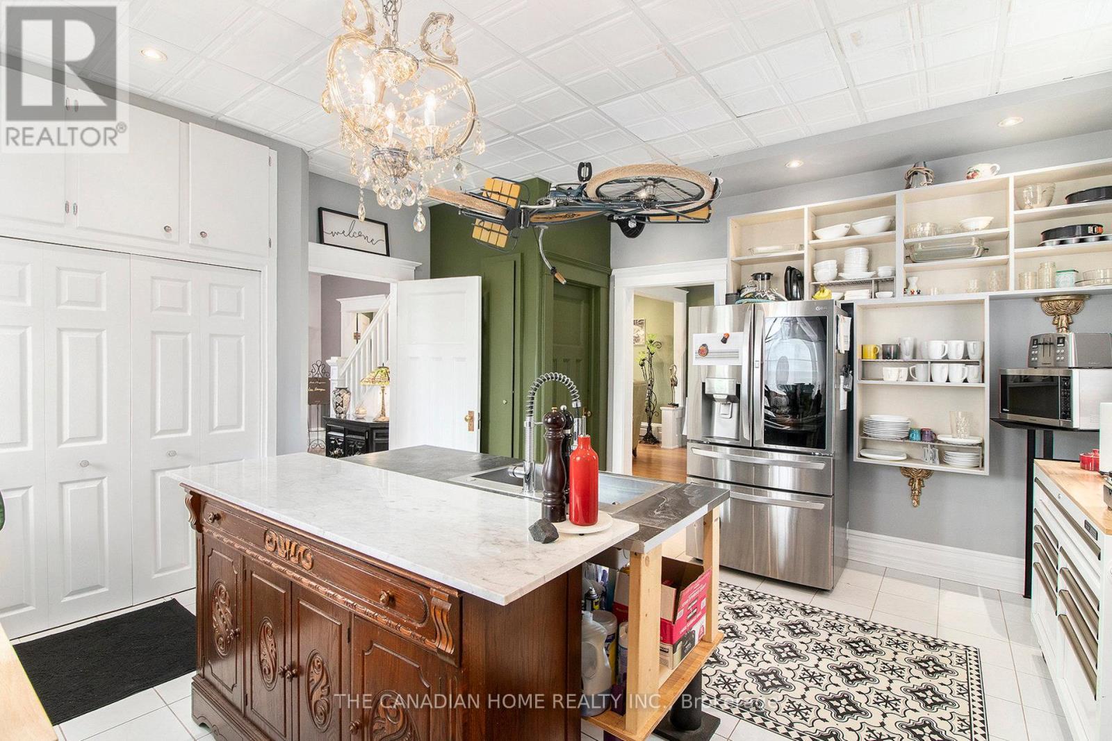 205 Water Street, Alfred And Plantagenet, ON - Indoor Photo Showing Other Room