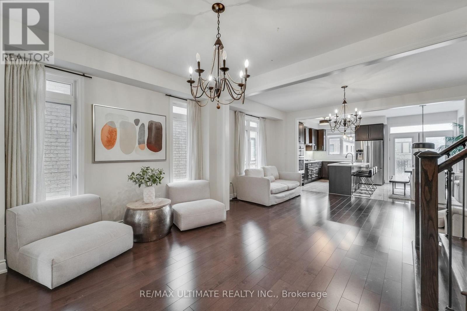 37 Zenith Avenue, Vaughan, ON - Indoor Photo Showing Living Room