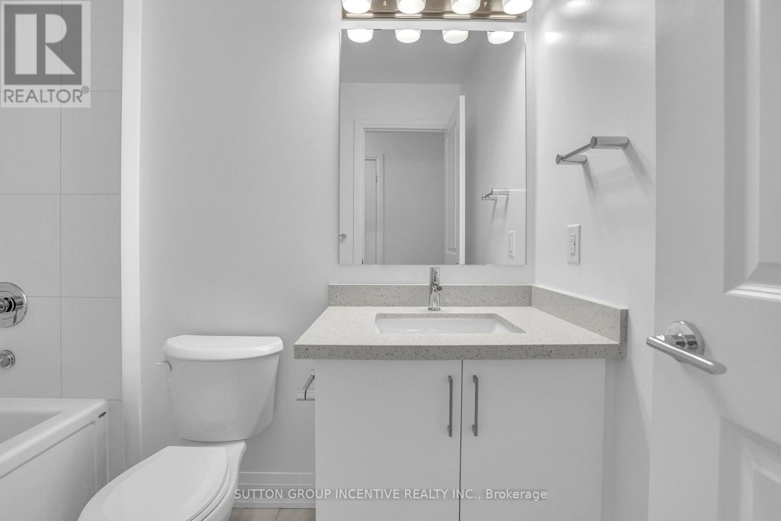 1 - 3 Ranch Terrace, Barrie, ON - Indoor Photo Showing Bathroom