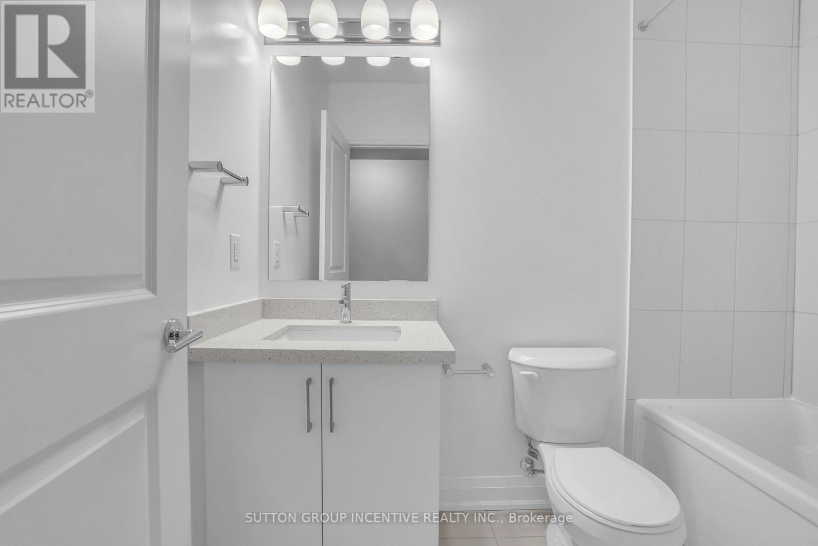 1 - 3 Ranch Terrace, Barrie, ON - Indoor Photo Showing Bathroom