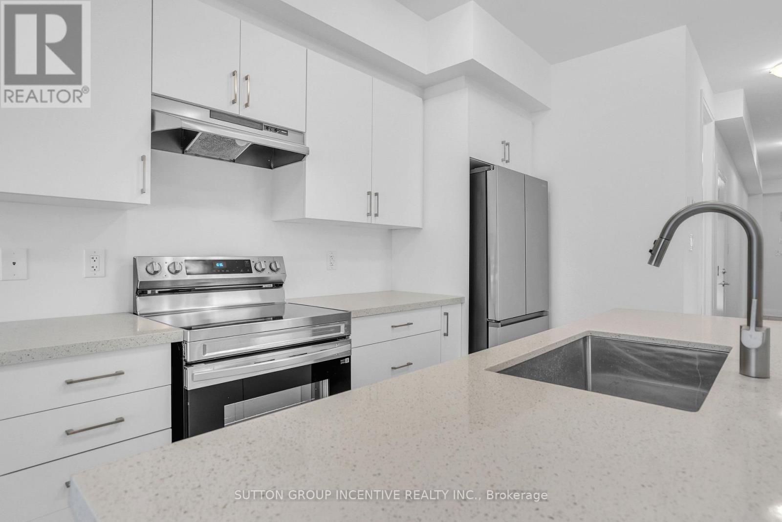 1 - 3 Ranch Terrace, Barrie, ON - Indoor Photo Showing Kitchen With Stainless Steel Kitchen With Upgraded Kitchen