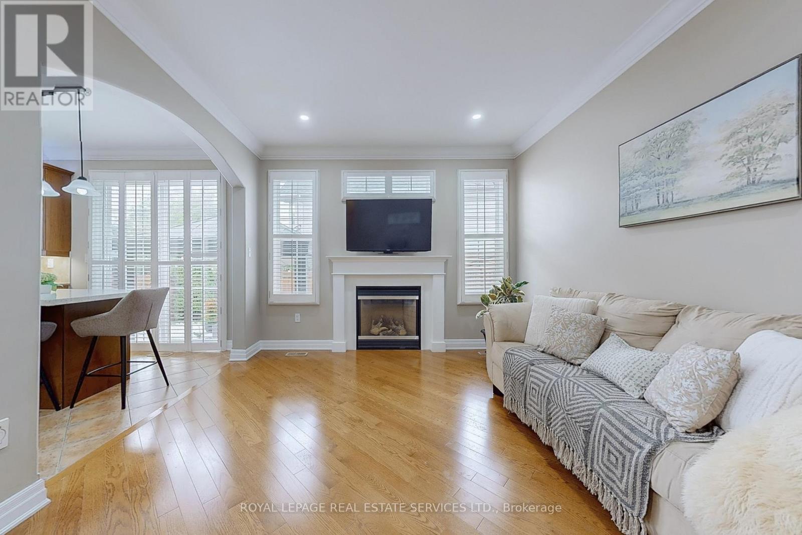 659 Hood Terrace, Milton, ON - Indoor Photo Showing Living Room With Fireplace
