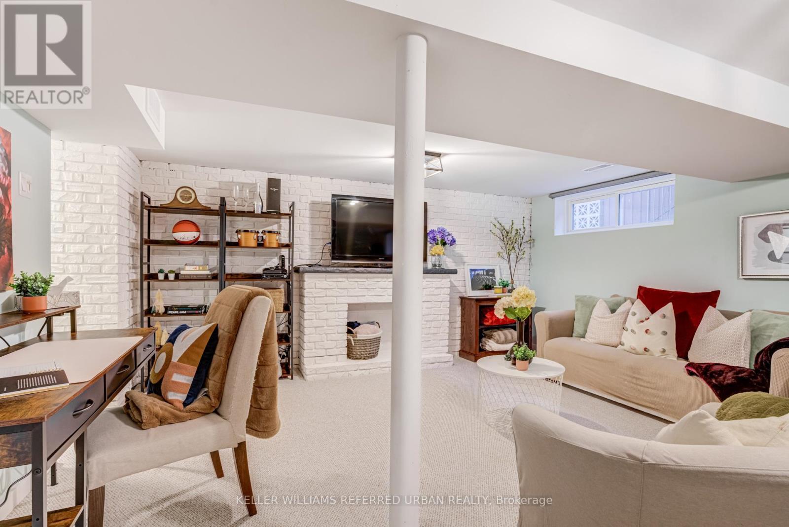 126 Beaver Bend Crescent, Toronto, ON - Indoor