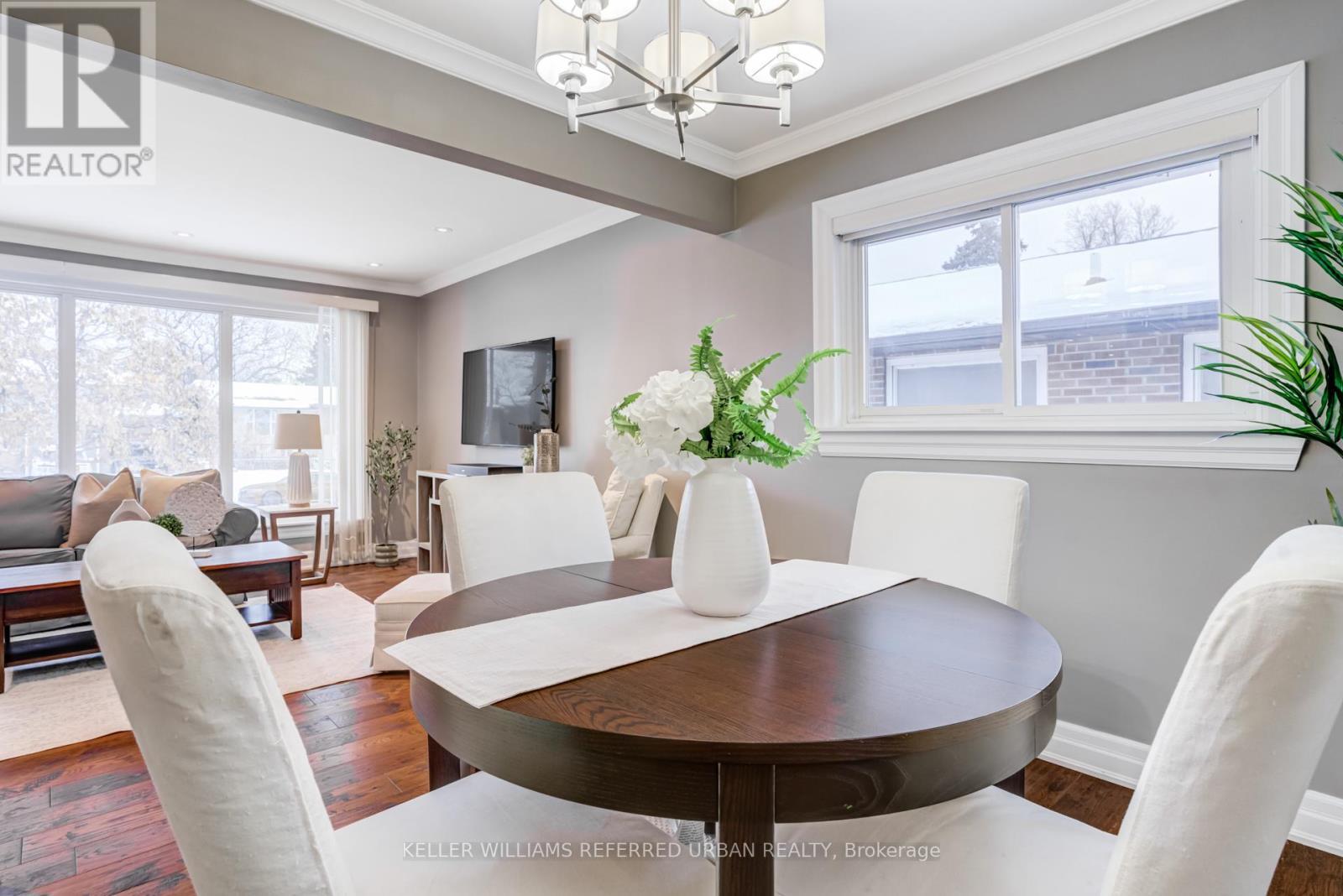126 Beaver Bend Crescent, Toronto, ON - Indoor Photo Showing Dining Room