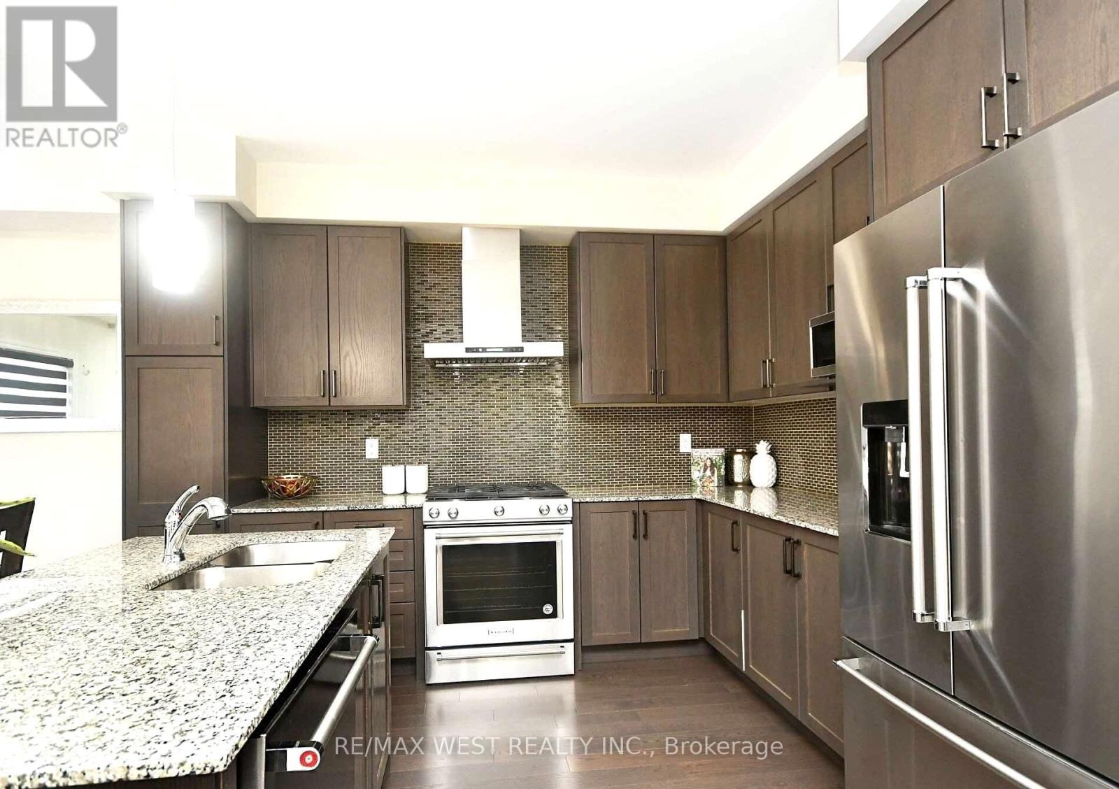 2Nd+Main - 25 Faders Drive, Brampton, ON - Indoor Photo Showing Kitchen With Stainless Steel Kitchen With Upgraded Kitchen