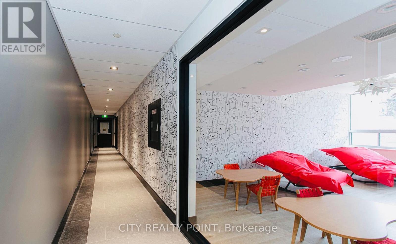 507 - 666 Spadina Avenue, Toronto, ON - With Exterior