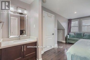 Th#2 - 360 R Dundas Street E, Toronto, ON - Indoor Photo Showing Other Room