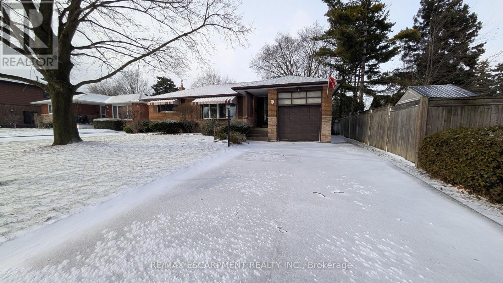 98 Laurier Avenue, Hamilton, ON - Outdoor