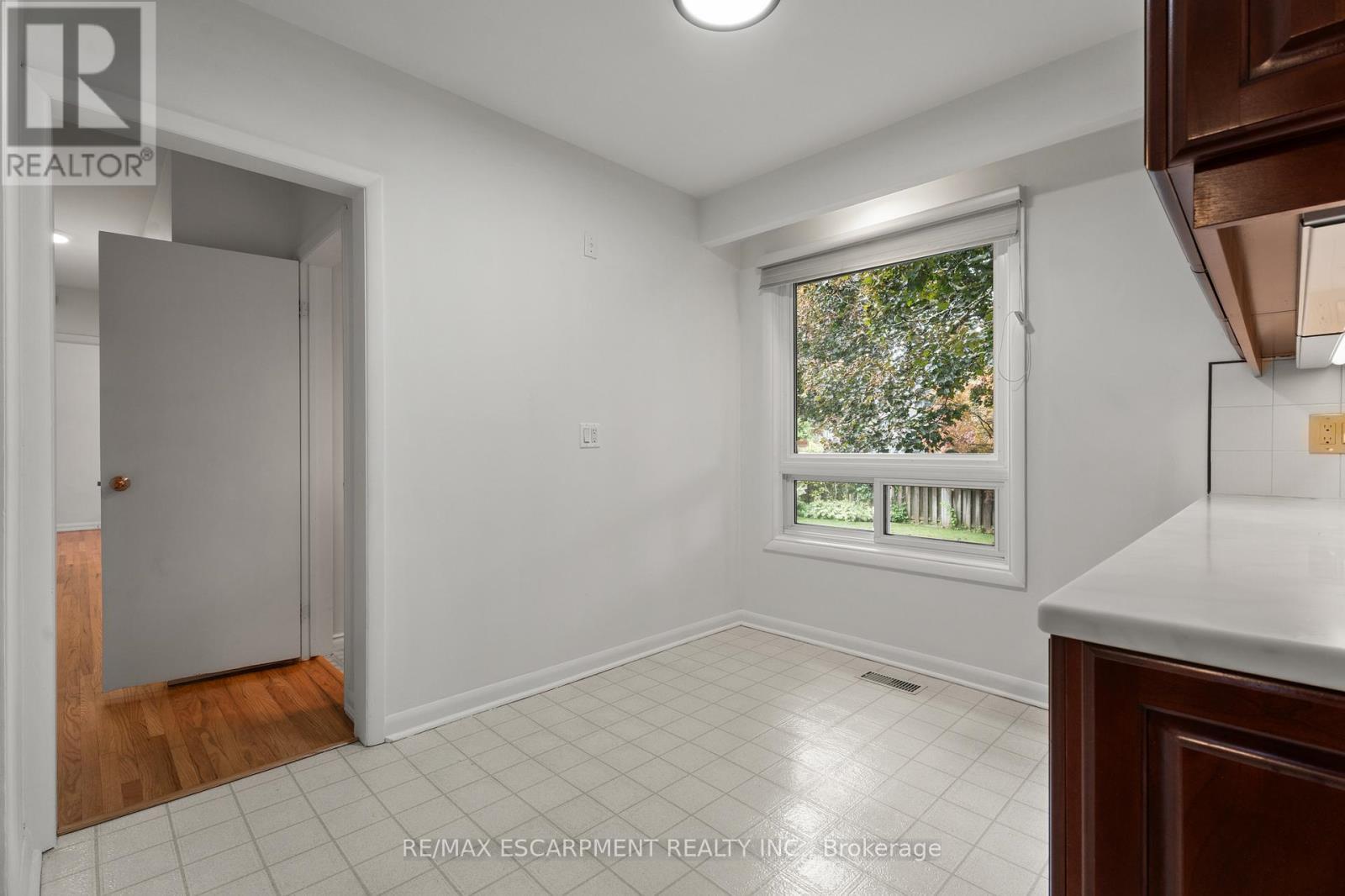 98 Laurier Avenue, Hamilton, ON - Indoor