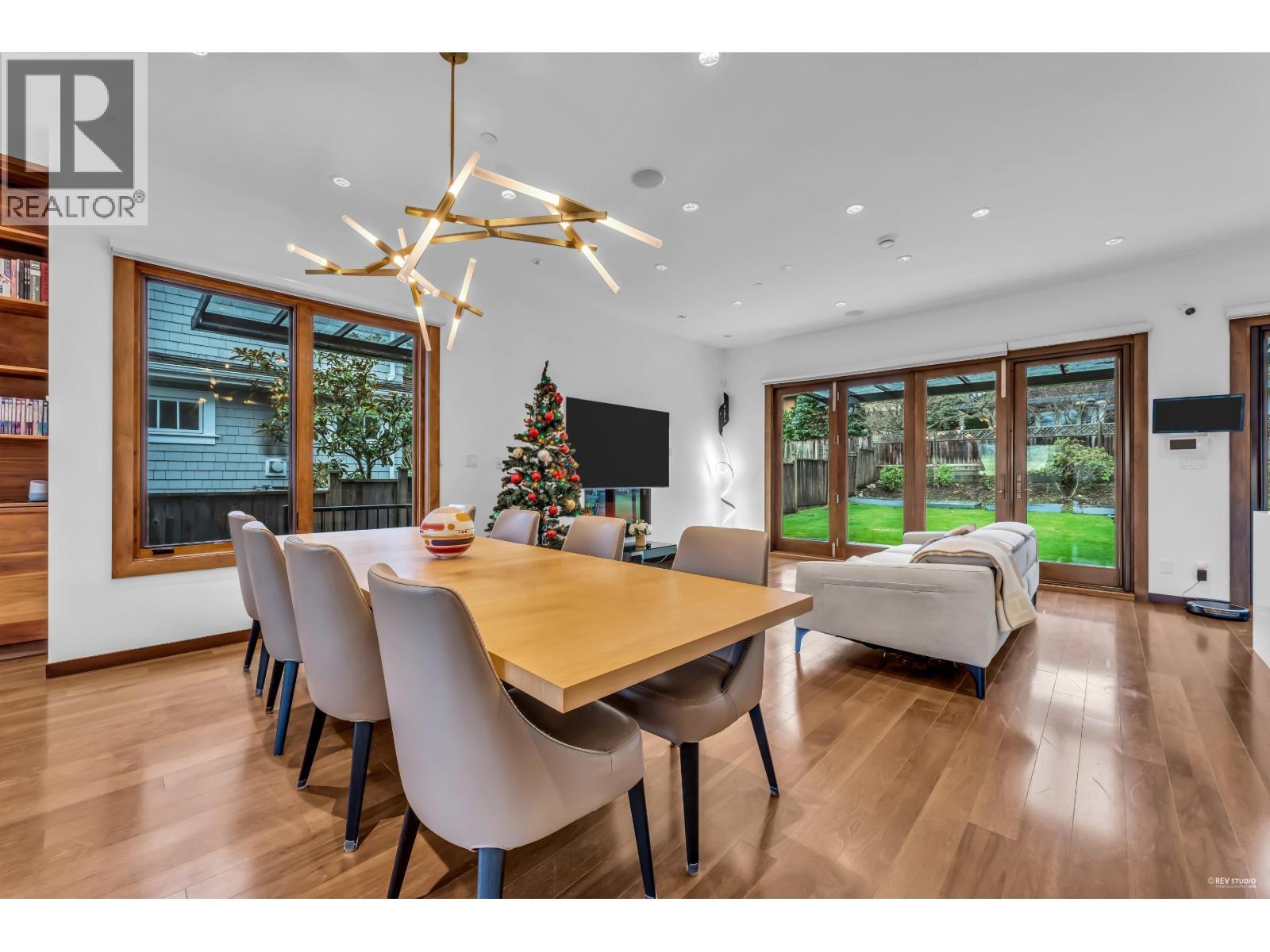 2227 Haywood Avenue, West Vancouver, BC - Indoor