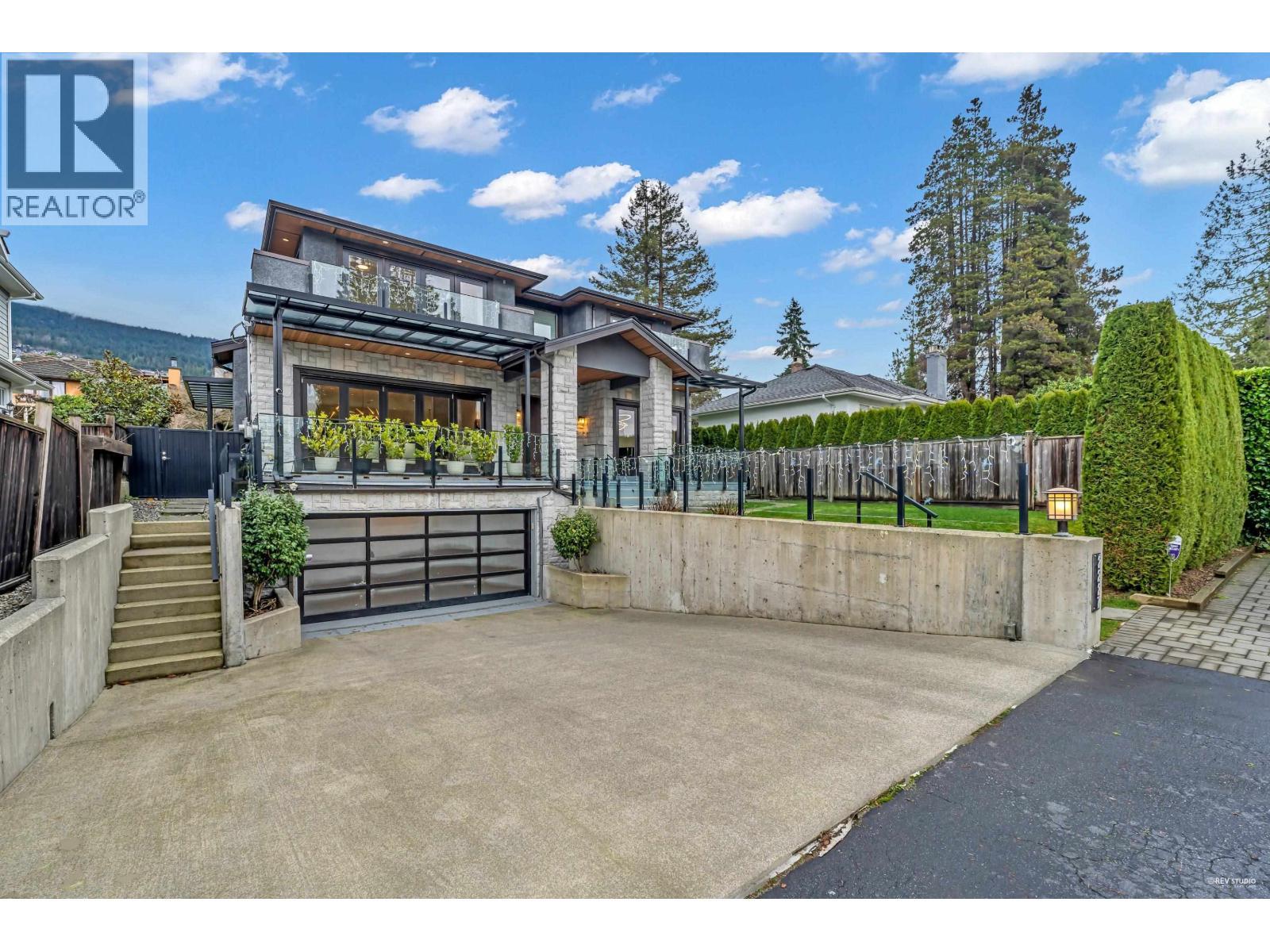 2227 Haywood Avenue, West Vancouver, BC - Outdoor