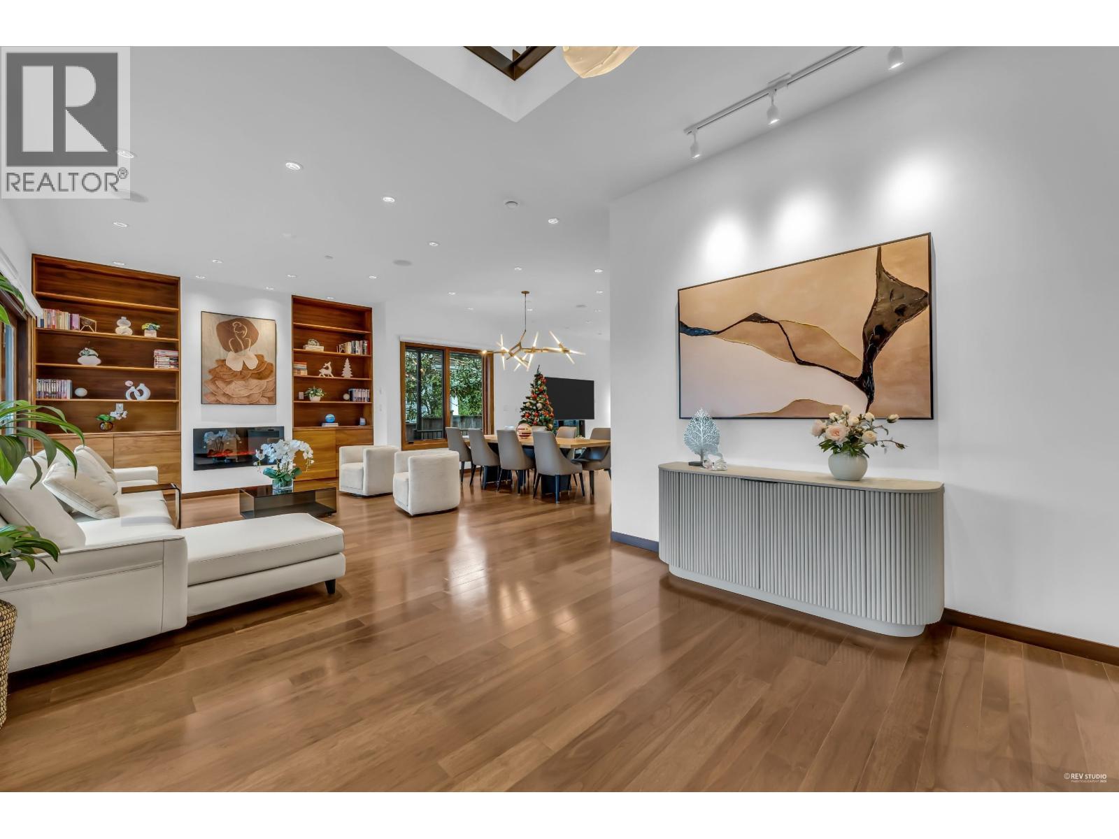 2227 Haywood Avenue, West Vancouver, BC - Indoor Photo Showing Living Room