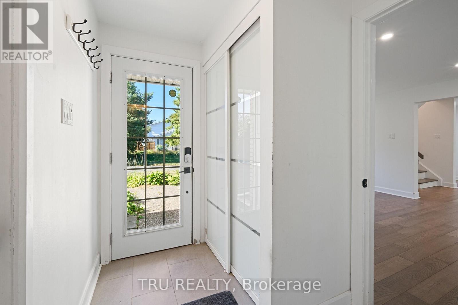 12 Apache Crescent, Ottawa, ON - Indoor Photo Showing Other Room