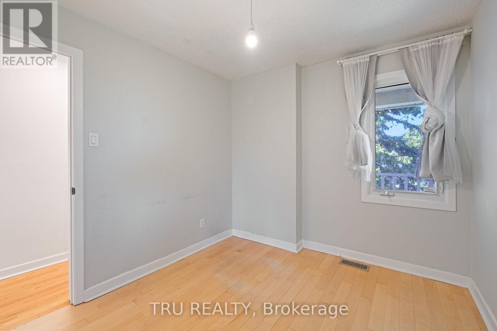 12 Apache Crescent, Ottawa, ON - Indoor Photo Showing Other Room