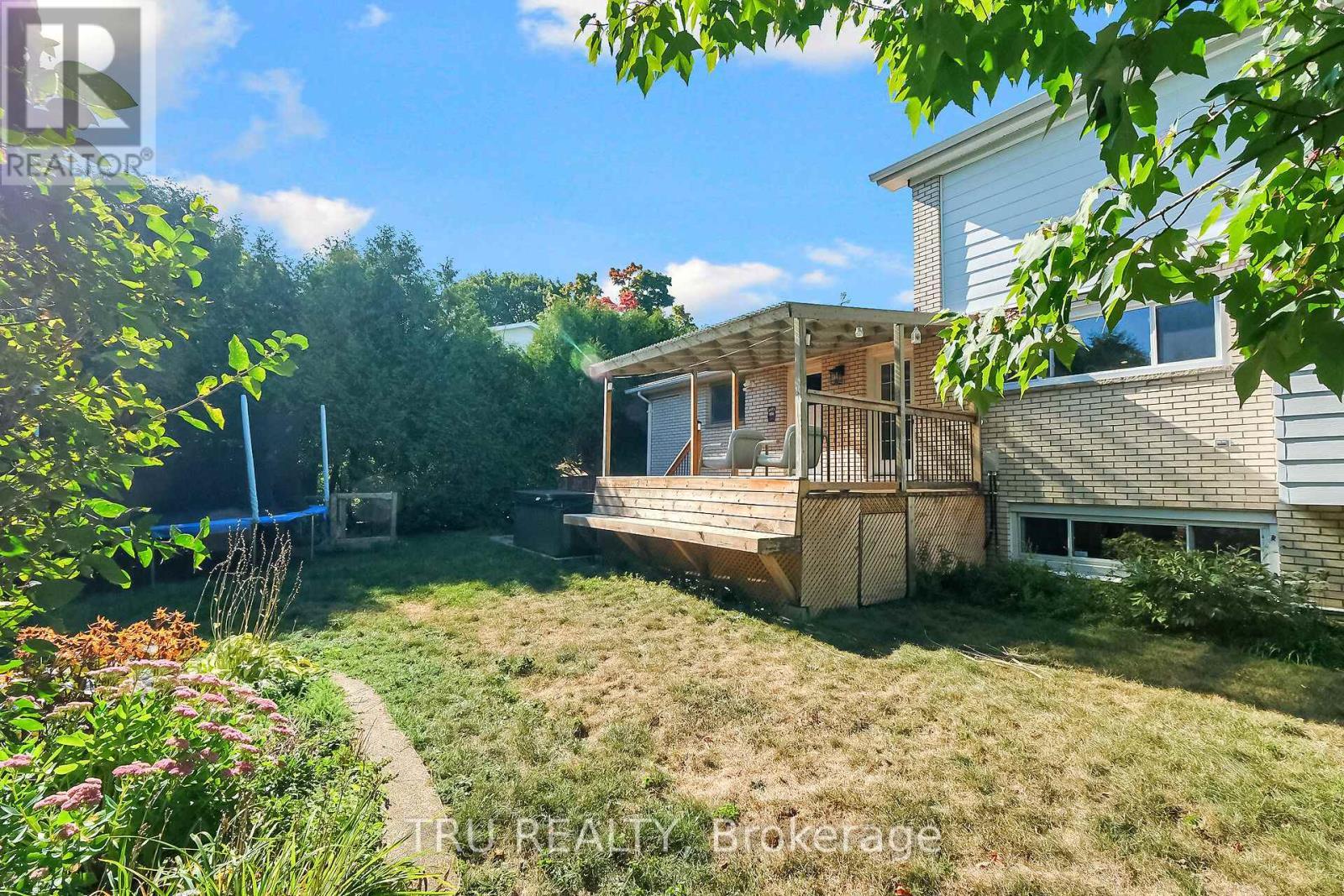 12 Apache Crescent, Ottawa, ON - Outdoor