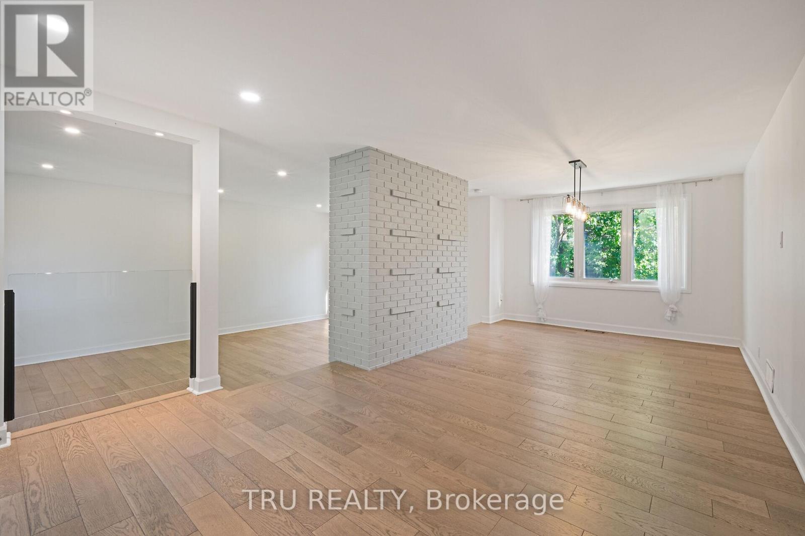 12 Apache Crescent, Ottawa, ON - Indoor Photo Showing Other Room