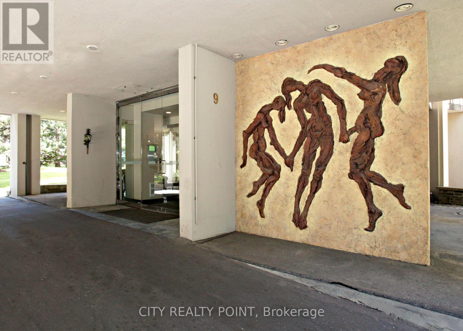 303 - 9 Deer Park Crescent, Toronto, ON - Indoor Photo Showing Other Room