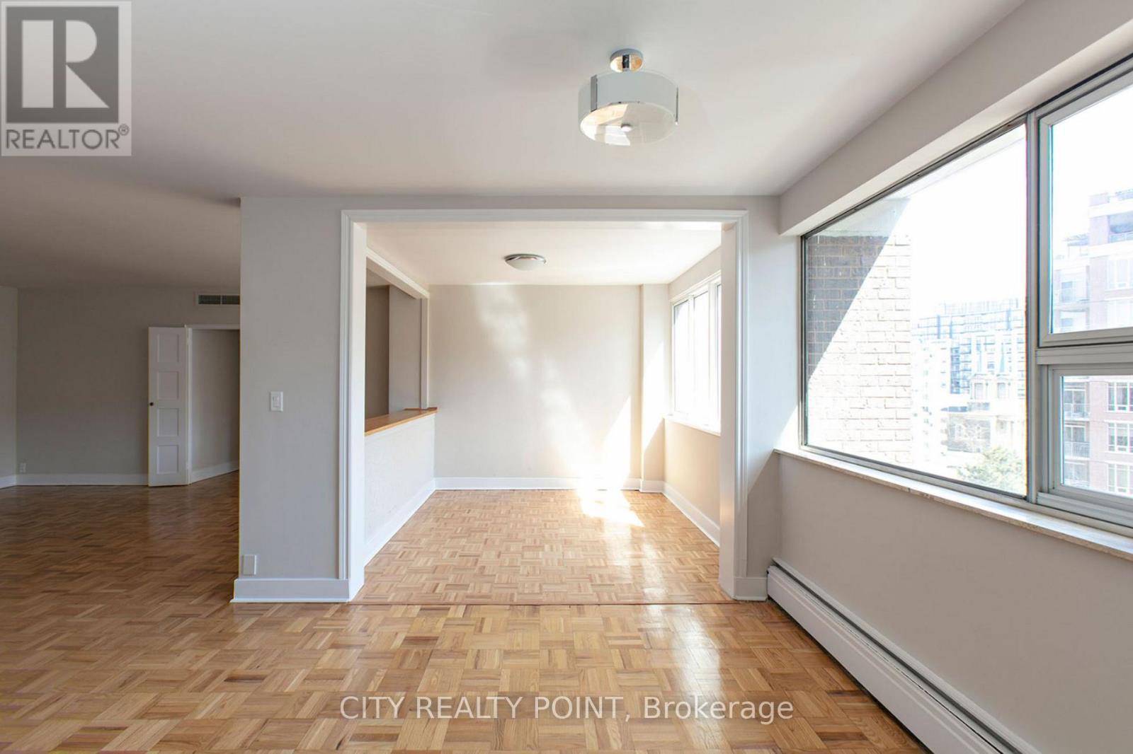 303 - 9 Deer Park Crescent, Toronto, ON - Indoor Photo Showing Other Room