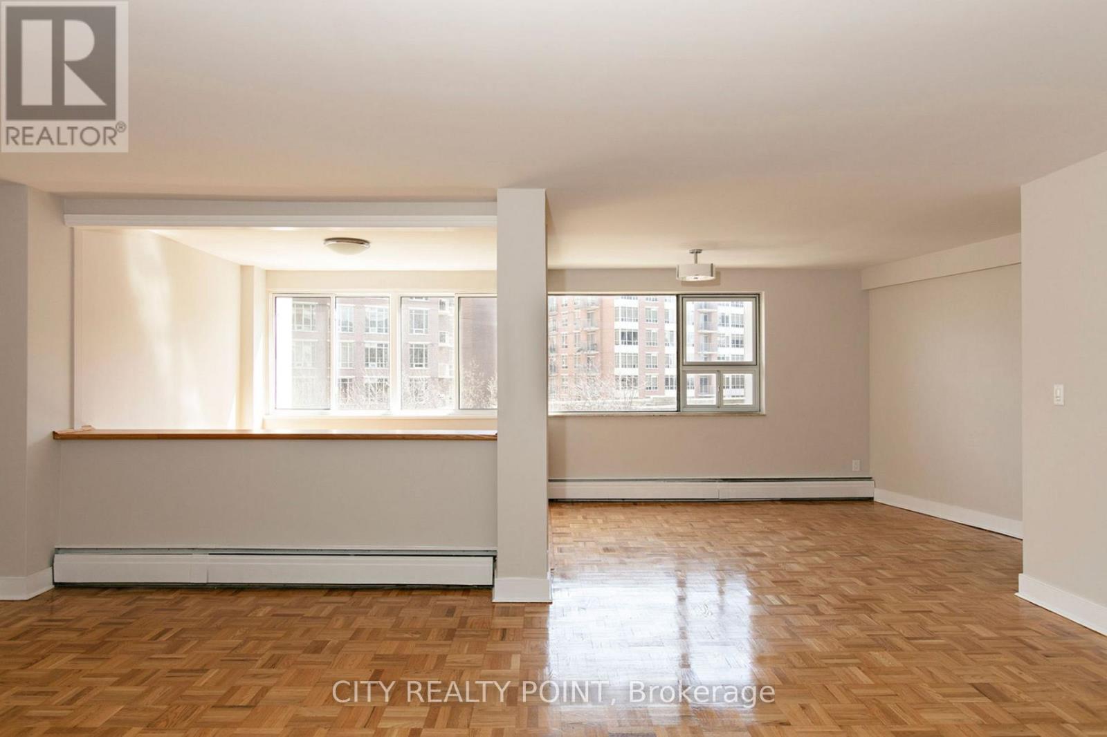 303 - 9 Deer Park Crescent, Toronto, ON - Indoor Photo Showing Other Room