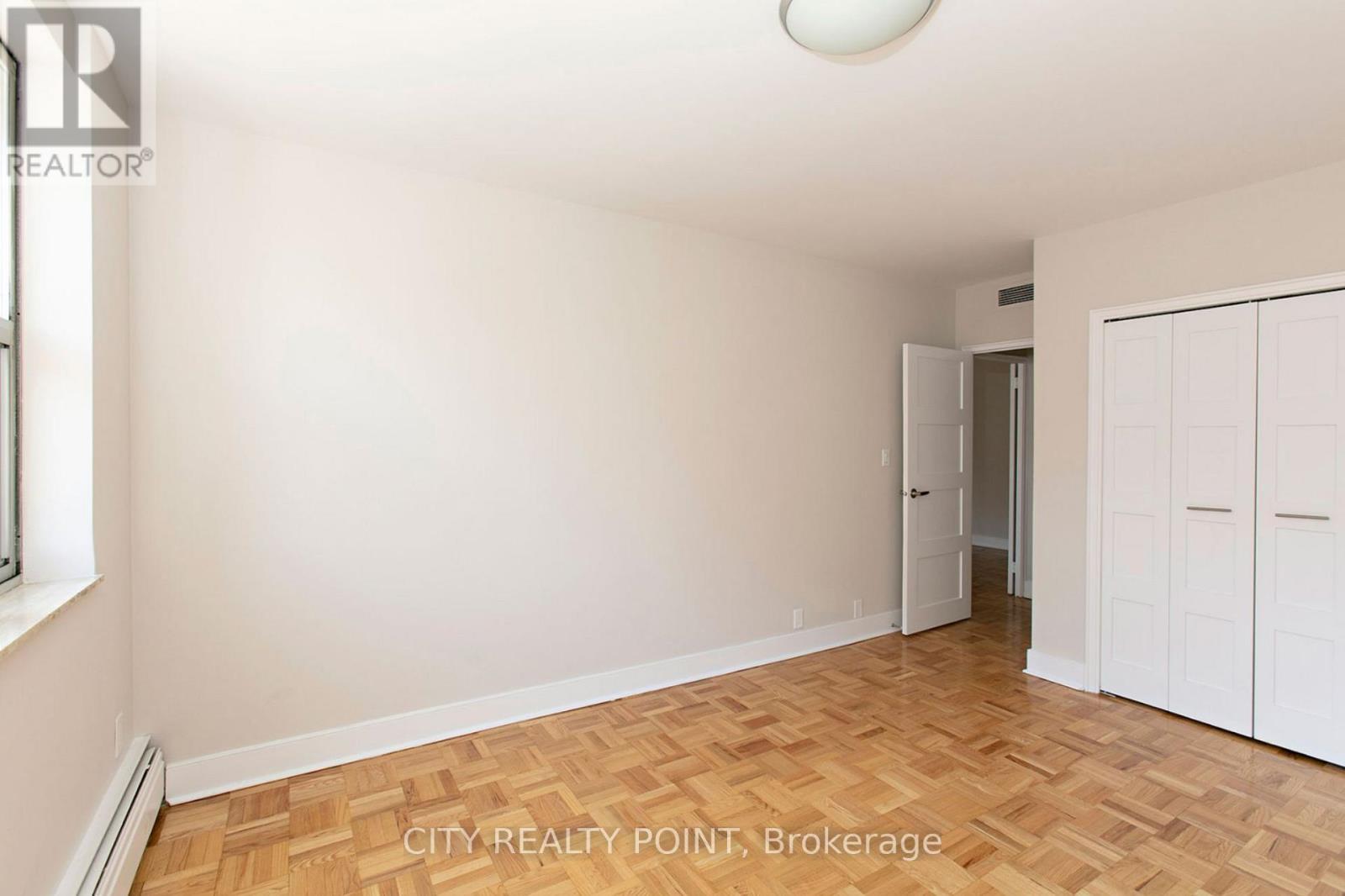 303 - 9 Deer Park Crescent, Toronto, ON - Indoor Photo Showing Other Room