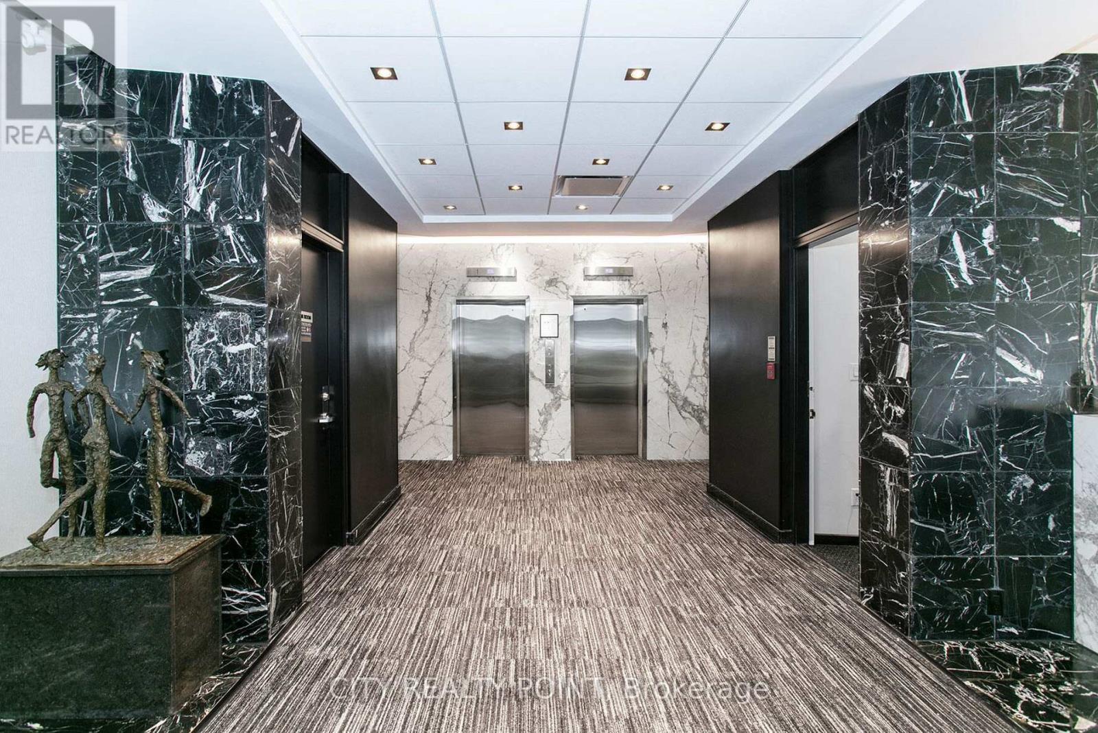 303 - 9 Deer Park Crescent, Toronto, ON - Indoor Photo Showing Other Room