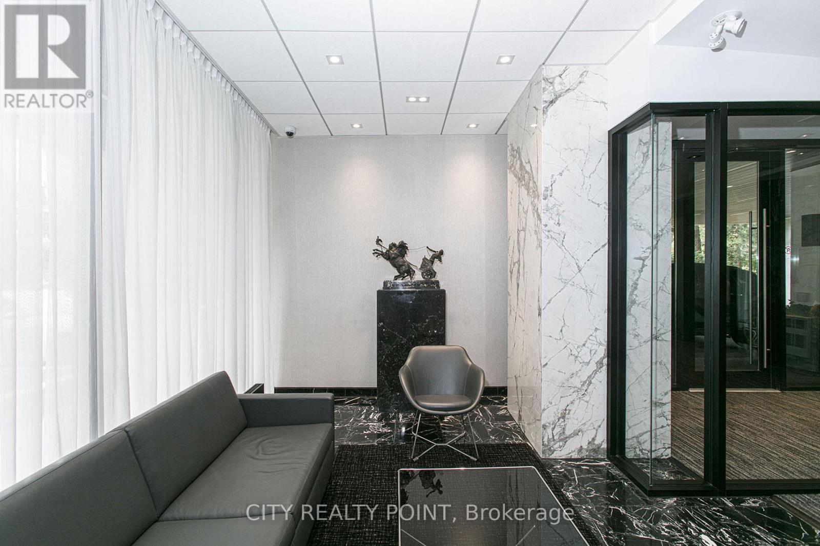 303 - 9 Deer Park Crescent, Toronto, ON - Indoor Photo Showing Other Room