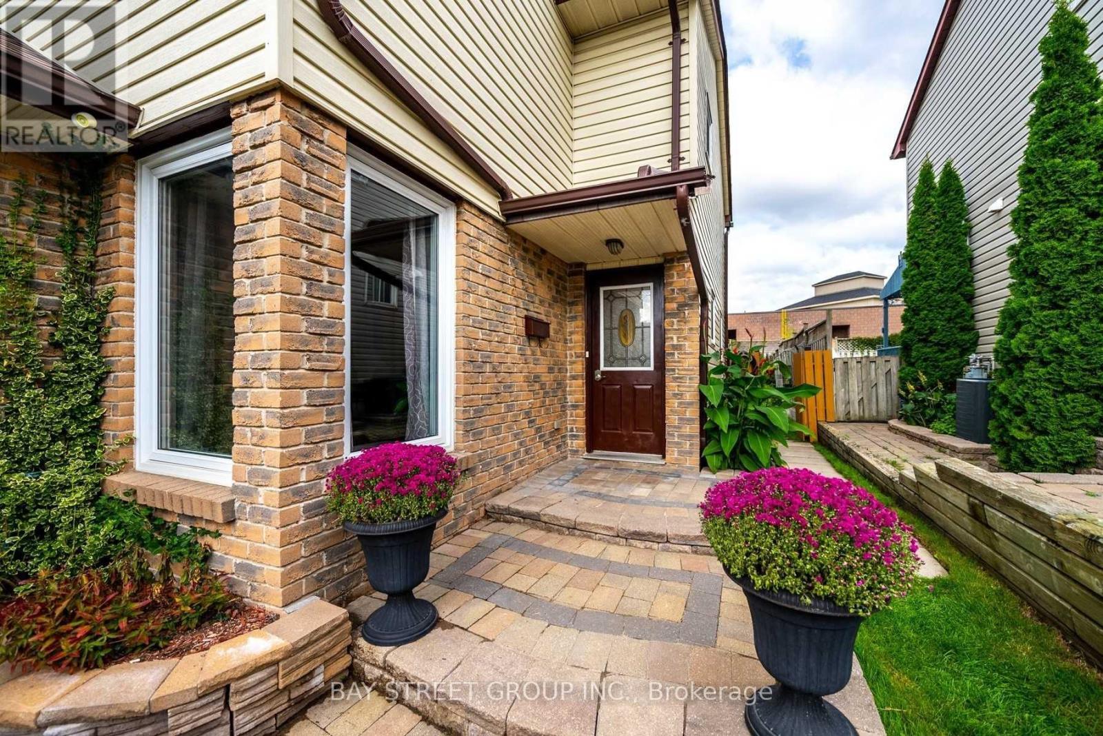 850 Monaghan Avenue, Oshawa, ON - Outdoor